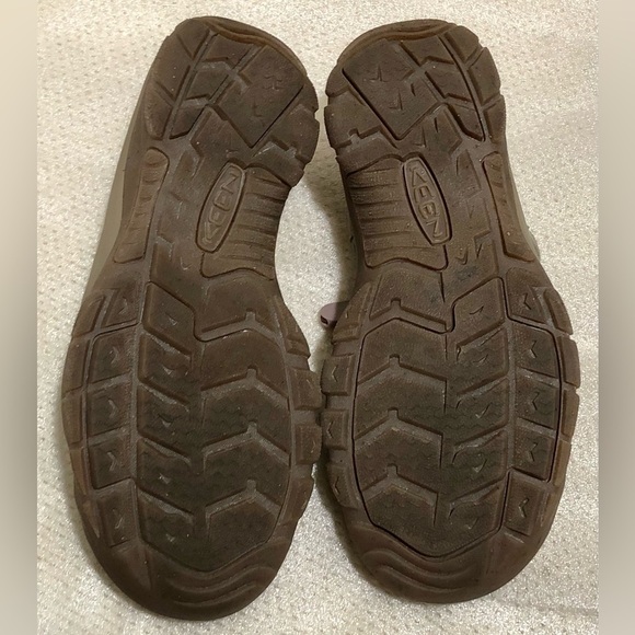 Keen Women’s size 10 Water Sandals Newport Closed Toe Smokey Bear - Picture 11 of 11